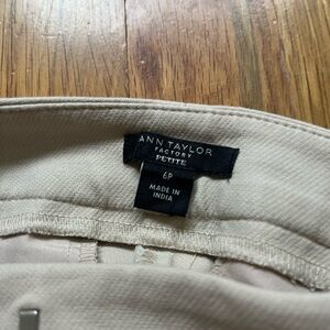 Ann Taylor Women’s Cropped Beige Pants